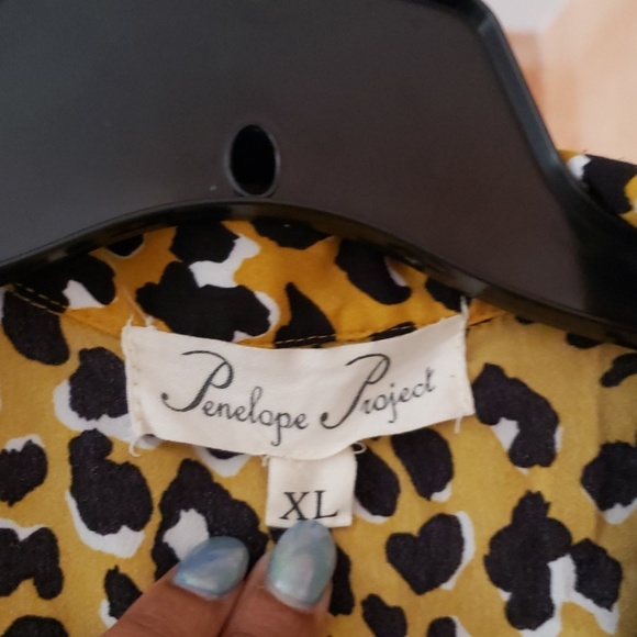 Shirt - Picture 4 of 4